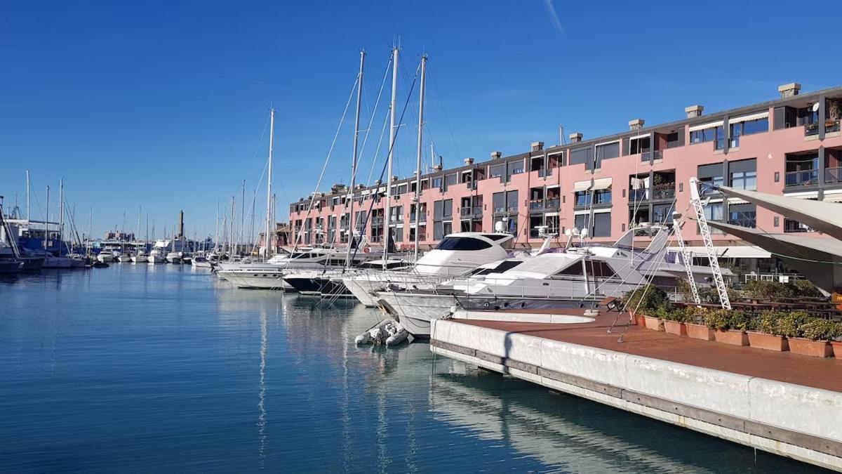 Apartment Bilocale Sull'acqua Al Porto Antico Genua